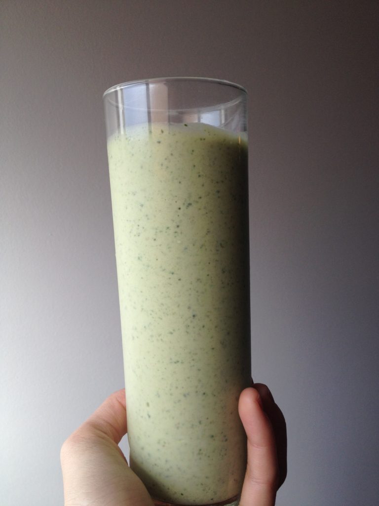 green smoothie that fits into Kayla Itsines HELP Guide